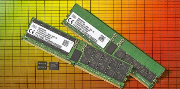 SK하이닉스가 지난해 10월 세계 최초로 출시한 2세대 10㎚급 DDR5 D램. /사진 제공=SK하이닉스