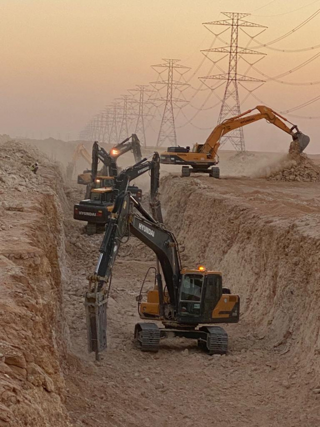 사우디아라비아 프로젝트 건설현장에서 현대건설기계 장비가 작업하고 있다./사진 제공=현대건설기계