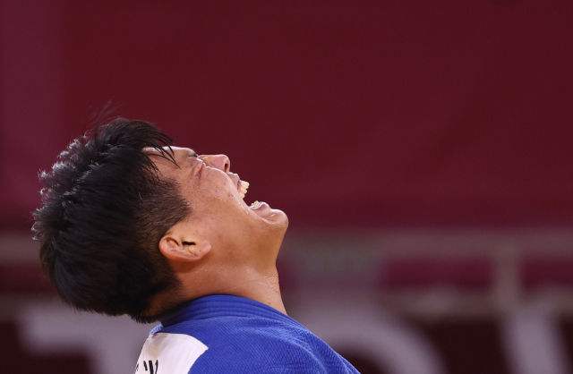 29일 일본 도쿄 무도관에서 열린 남자 -100kg급 준결승 경기에서 한국 조구함이 포루투갈 조르지 폰세카를 상대로 승리한 후 기뻐하고 있다. /연합뉴스