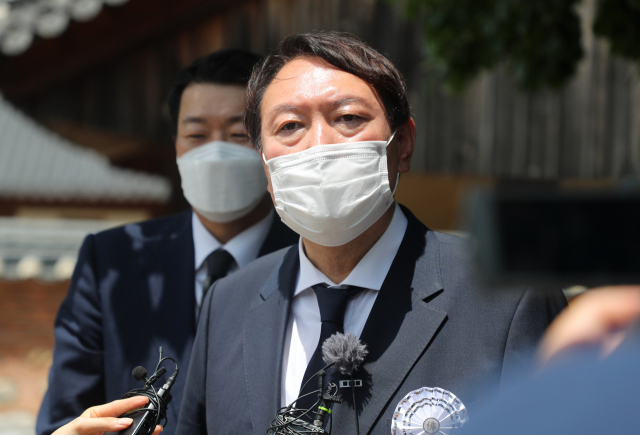 윤석열 캠프 '김건희 의혹 단연코 사실 아냐…관련자 10명 고발'