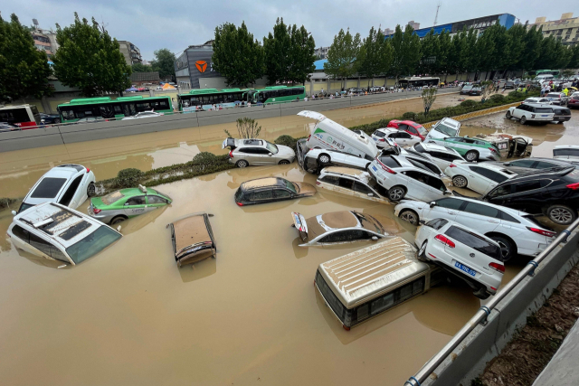 ‘역대급 폭우’ 중국 허난성 사망·실종자 352명…5일만에 다섯배로 늘었다?