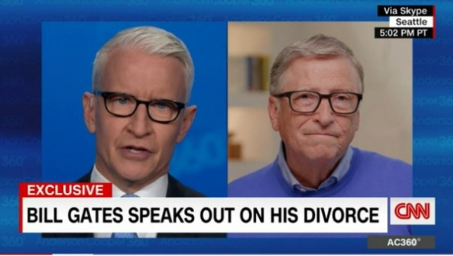 빌 게이츠(오른쪽)가 CNN 앵커 앤더슨 쿠퍼(왼쪽)와 인터뷰를 하고 있다./CNN 홈페이지 캡처