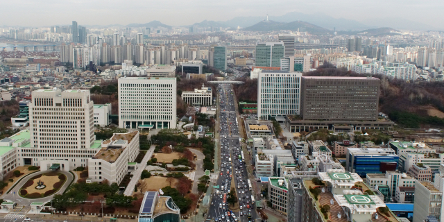 서울 서초구 대법원(왼쪽부터), 대검찰청, 서울중앙지검./연합뉴스