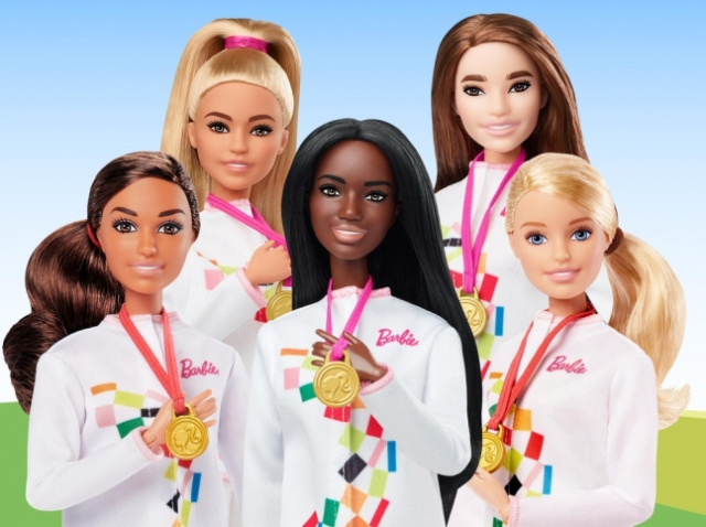 바비 인형이 포용성을 강조하며 선보인 2020 도쿄올림픽 전용 컬렉션에 아시아인은 없어 여론의 뭇매를 맞고 있다./바비 인형 트위터 캡쳐(@Barbie)