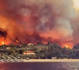[영상] '공포영화가 아니라 실제다' 화염에 휩싸인 그리스 휴양지