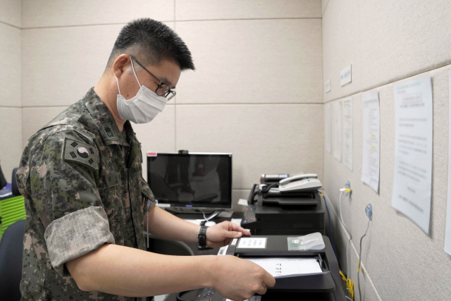 북한이 하반기 한미연합훈련의 사전연습이 시작된 지난 10일 오후 군 통신선과 남북공동연락사무소 채널을 통한 정기통화에 응답하지 않았다. /연합뉴스