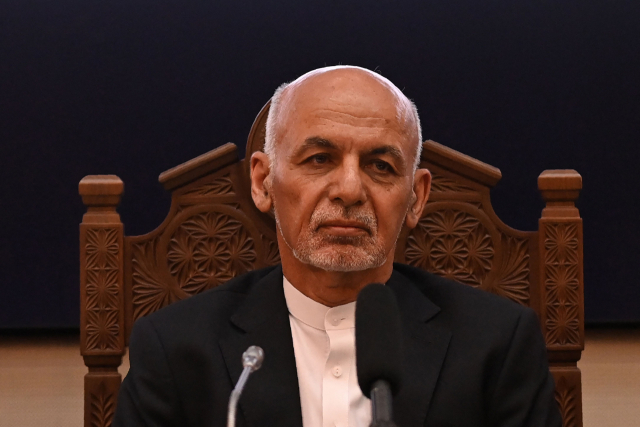 국민은 불안에 떠는데…아프간 대통령, 차 4대에 돈 싣고 도피