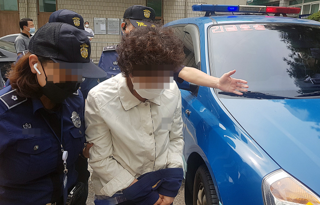 경찰, 윤석열 부인 ‘사문서 위조 혐의’ 수사 돌입…고발인 조사
