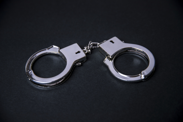 '전자발찌 찼다' 길거리서 여성 협박한 50대 남성 구속