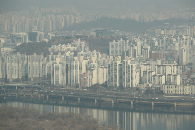 수도권의 한 아파트 단지 밀집 지역의 모습. /연합뉴스