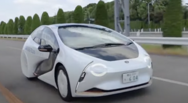 전기차 속도내는 도요타…세계 첫 '전고체 배터리' 車 선봬