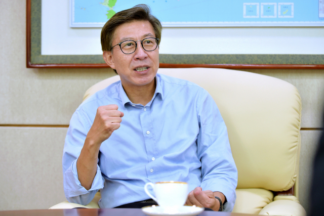 박형준, 기술기반 성장유망기업 잠재력 주목…메드파크·유니스 방문