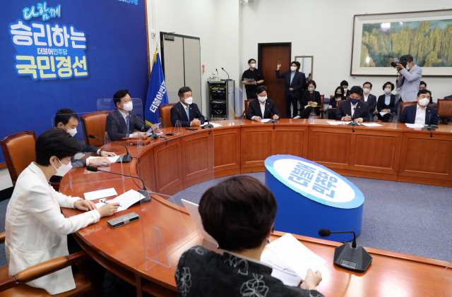 송영길 더불어민주당 대표가 13일 오전 국회에서 열린 최고위원회의에서 발언하고 있다. /성형주 기자