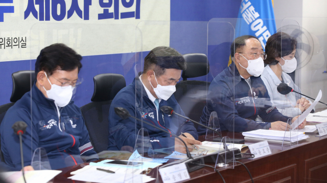 '대선공약 발굴' 논란에 홍남기 “공직자 정치적 중립 견지”