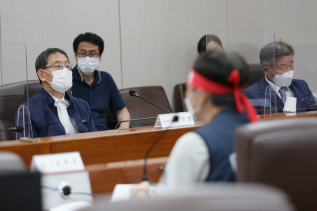 13일 오후 서울 성동구 서울교통공사 본사에서 최종교섭에 나선 노사가 협상을 하고 있다. /사진제공=서울교통공사