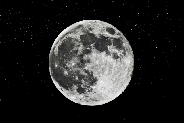 한가위 보름달 6시 59분에 뜬다