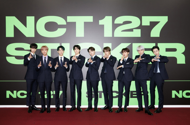 그룹 NCT 127(태일, 쟈니, 태용, 유타, 도영, 재현, 윈윈, 마크, 해찬, 정우)이 17일 정규 3집 ‘Sticker’ 발매 기념 쇼케이스에 참석했다. / 사진=SM엔터테인먼트 제공