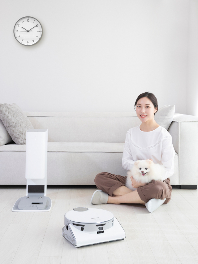 삼성 AI 로봇 청소기 인기몰이…매출 4배↑