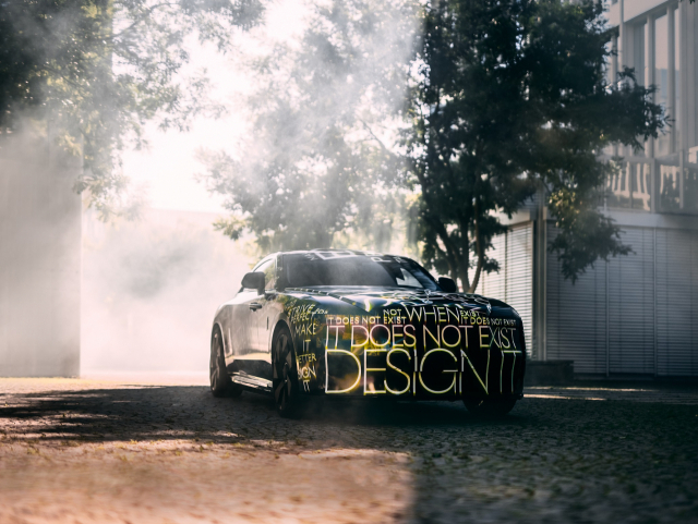롤스로이스가 29일 영국 굿우드 본사에서 공개한 브랜드 최초의 순수 전기 자동차 ‘스펙터’(Spectre)./사진 제공=롤스로이스
