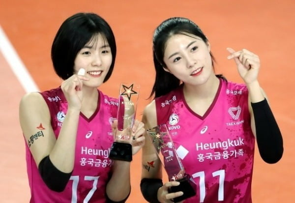 그리스 여자배구팀 PAOK로 이적하는 이재영(왼쪽)과 이다영 자매. / 사진=연합뉴스