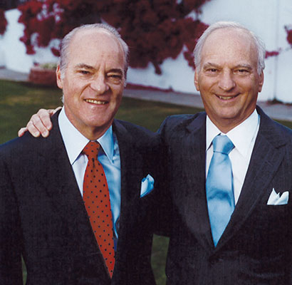 헨리 크라비스(왼쪽)과 조지 로버츠. /KKR 홈페이지 캡쳐