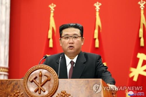 김정은, '국방력 강화' 강조하면서…'우리 주적은 남조선이나 미국 아냐'