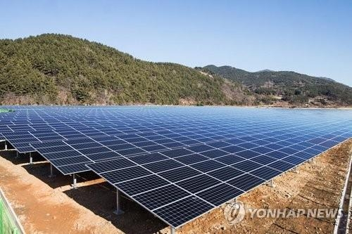 [특징주] '태양광 패널용 폴리실리콘 가격 더 오른다'…OCI, 6% 급등