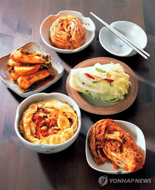 외식업체 10곳 중 4곳은 '수입산 김치'만 쓴다