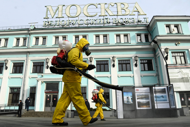 러시아에서도 델타 변종 발견… 모스크바시는 11일간 학교·식당 문닫아