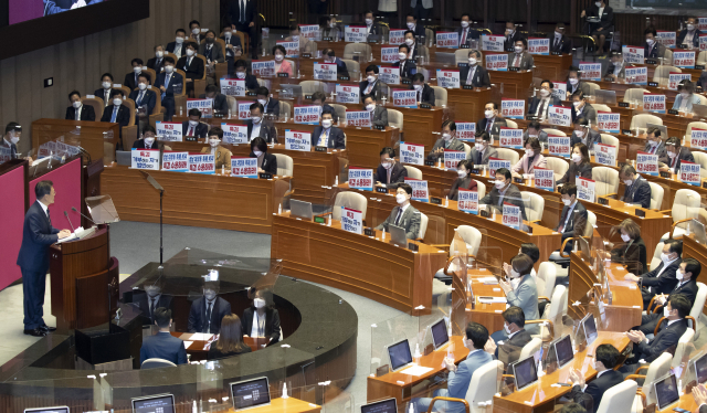 '부동산·기업규제' 대책은 없이 'K-동맹' 성과 홍보한 文