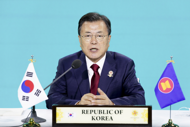 文대통령, 동남아·中·日 정상들에게 '종전선언 지지 당부'