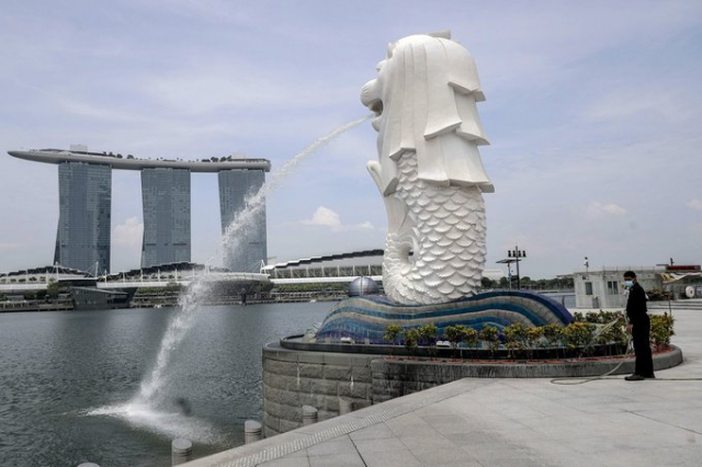싱가포르 멀라이언 파크와 마리나베이샌즈 호텔의 모습./연합뉴스