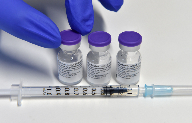 화이자의 신종 코로나바이러스 감염증(코로나19) 백신의 모습. /AFP연합뉴스