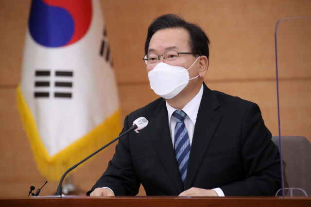 김 총리 “코로나19 사망율 급증하면 일상회복 ‘긴급 멈춤’'