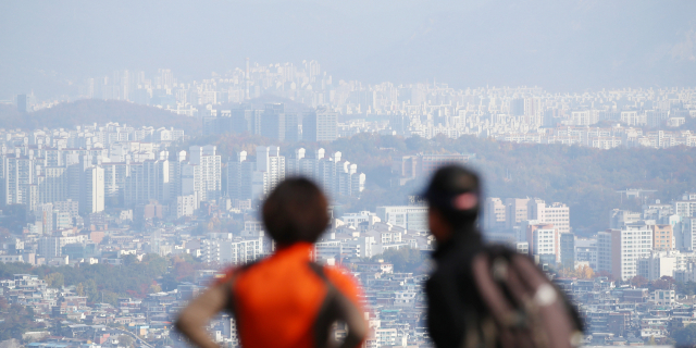 7일 오전 서울 남산에서 바라본 서울 시내 아파트 모습. /연합뉴스