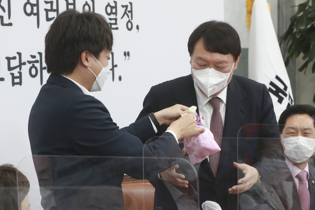 윤석열 대선 후보 '이번 대선은 '대장동 몸통' 부패와의 전쟁'