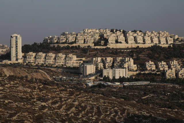 팔레스타인 요르단강 서안 지구에 이스라엘이 건설한 유대인 정착촌의 모습. 정착촌은 이스라엘 유대인들이 팔레스타인인들을 밀어내는 정책을 상징한다. /하르호마=로이터연합뉴스