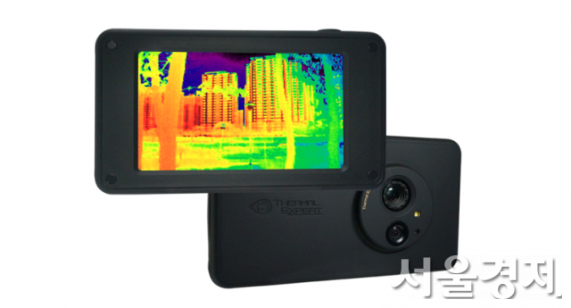 아이쓰리시스템의 휴대용 열영상카메라 'TE-SQ1' 제품 모습. 이 회사가 군사용 적외선 검출기 기술을 바탕으로 민수용 제품을 개발한 것이다. /사진 제공=아이쓰리시스템