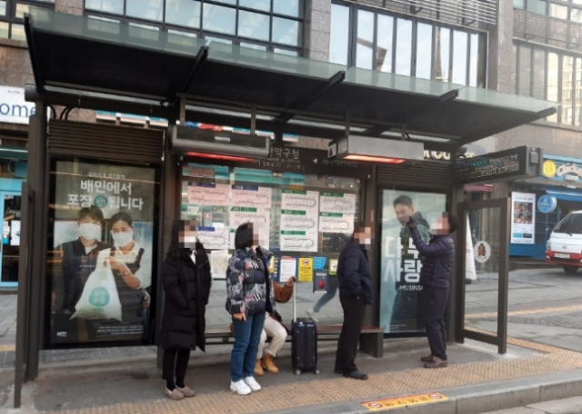 서울 관악구가 전국 최초로 도입한 버스정류장 ‘스마트 냉온풍기’ 전경. /사진 제공=관악구