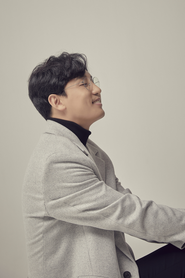 오는 12월 20일 한국 데뷔 20주년 콘서트를 여는 피아니스트 김정원/사진=크라이스클래식