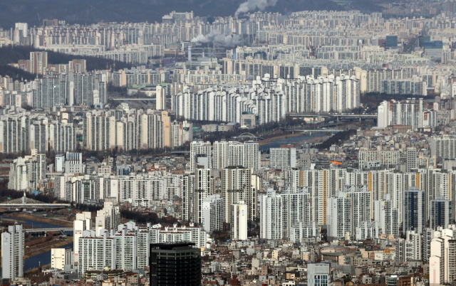 서울 강북 아파트 전경. /연합뉴스