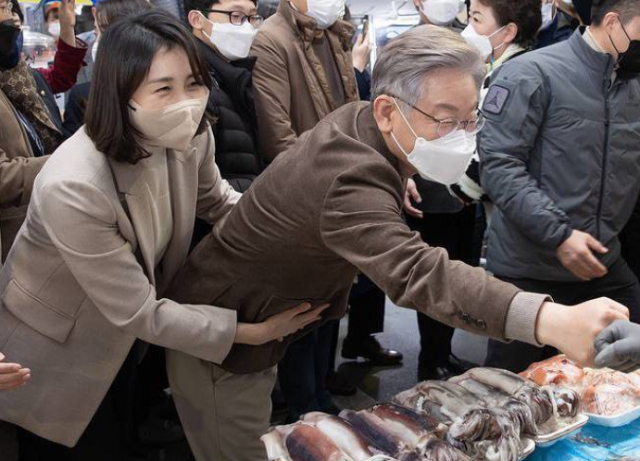 이재명 더불어민주당 대선 후보(오른쪽)와 부인 김혜경씨/사진=이재명 후보 인스타그램