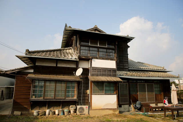 ‘구 호소카와 농장 가옥’은 농장 관리인이던 일본인 에토가 살다 광복 이후 일반에 넘어갔다.
