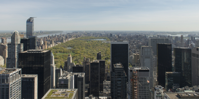 주소에 ‘센트럴파크’가 붙는 뉴욕 맨해튼의 고급 주택 밀집지역은 공원을 내려다 볼 수 있는 조망권과 높은 부동산 가치를 지니고 있다.