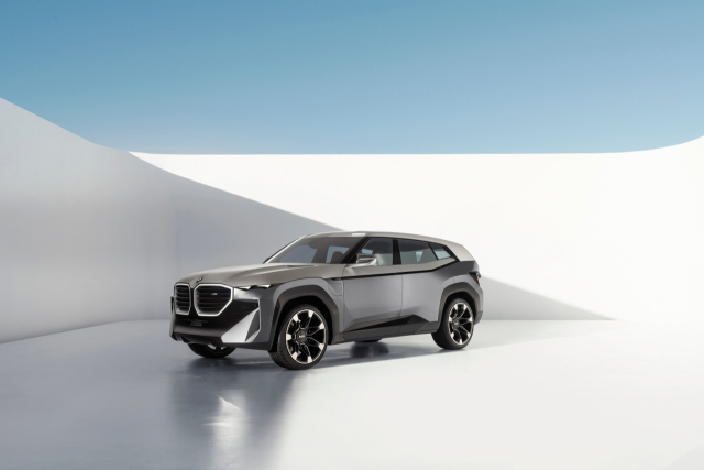 BMW가 2일 ‘아트 바젤 마이애미 비치 2021’에서 공개한 콘셉트 XM./사진제공=BMW코리아