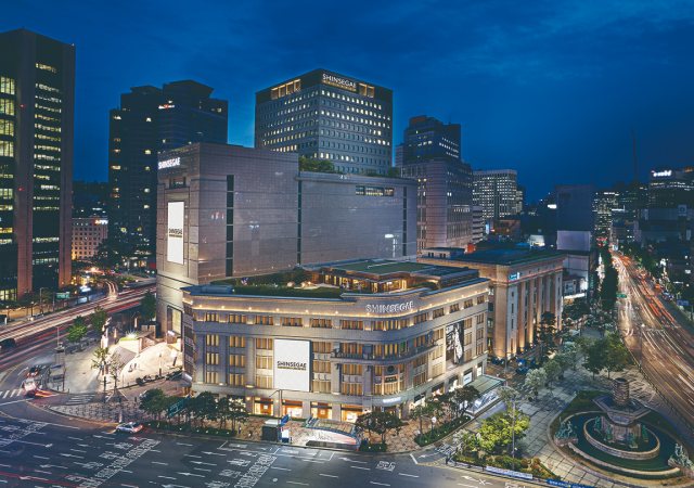 서울 중구에 있는 신세계면세점 명동점 야간 전경/사진 제공=신세계면세점