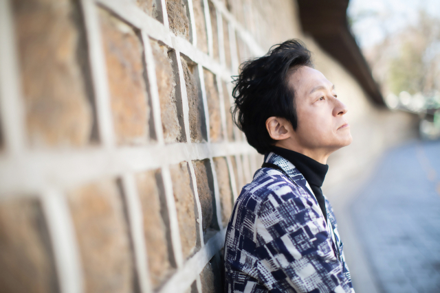 솔로 데뷔 25주년 음반 ‘Light & Shadow’를 발매한 음악가 양방언/사진=PRM