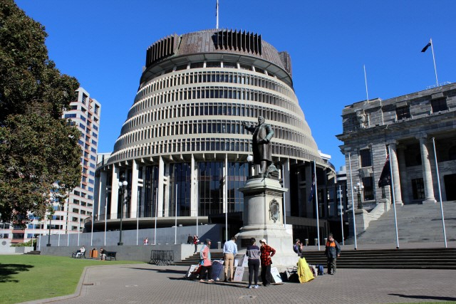 '성수자의 승리'…뉴질랜드 의회서 개인 요구만으로 성별 변경 가능 법안 통과