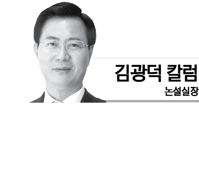 [김광덕 칼럼] 포퓰리즘 노름판 ‘타짜’ 이재명·김종인