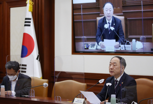 홍남기 경제부총리 겸 기획재정부 장관이 13일 정부서울청사에서 열린 제226차 대외경제장관회의를 주재하고 있다. /연합뉴스